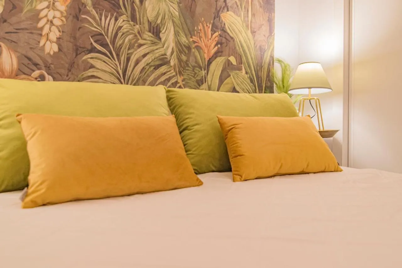 Apartamento Qh Plaza De La Trinidad Granada 0*,